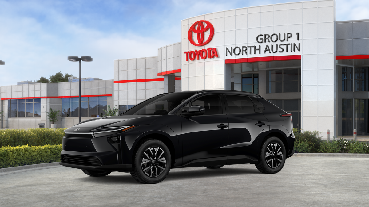 New 2026 Midnight Black Metallic Toyota XLE image 2