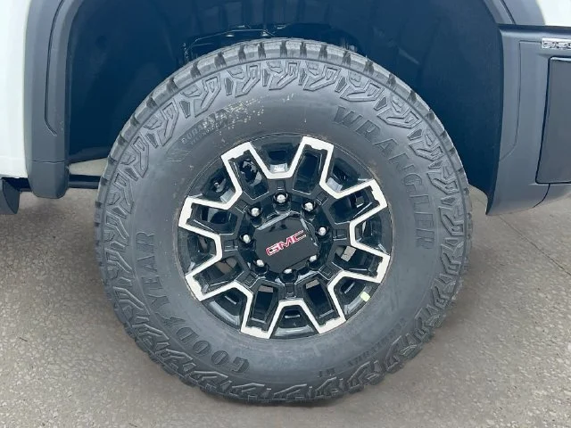 2026 GMC Sierra 2500HD AT4X - Photo 19