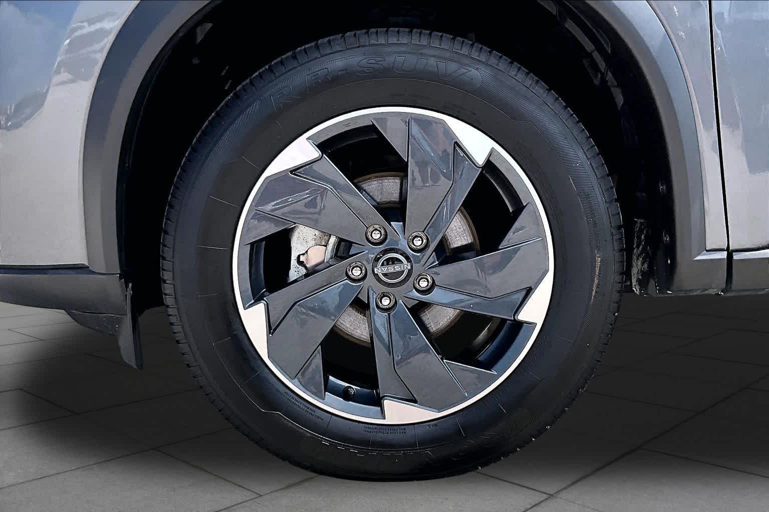 Used 2025 Gun Metallic Nissan SV image 11