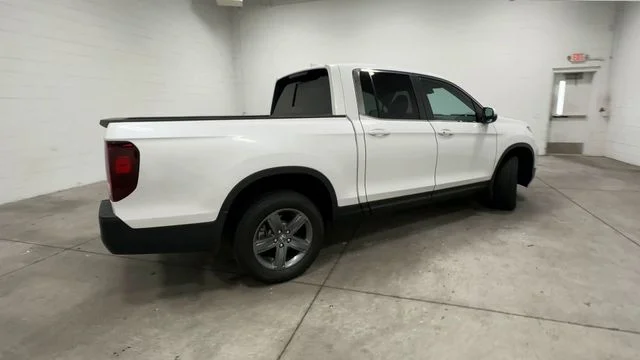 Certified Used 2023 Platinum White Pearl Honda RTL image 3