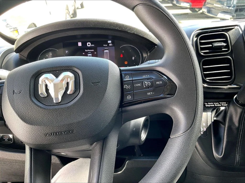 Used 2025 White Ram Base image 23