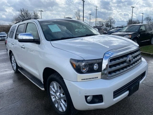 2010 Toyota Sequoia 5.7 Auto 4WD FFV Platinum's photo