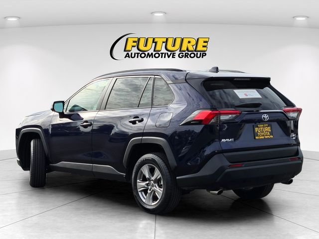 Used 2025  Toyota XLE image 6