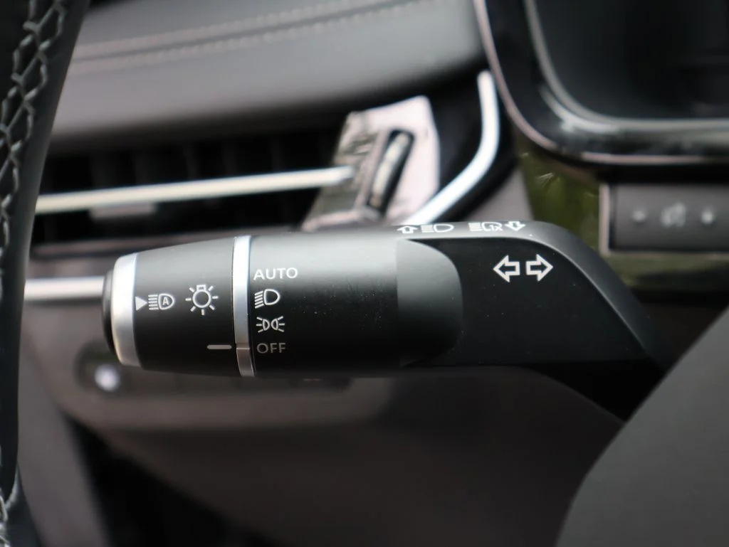 Used 2025 Gray INFINITI Sensory image 37