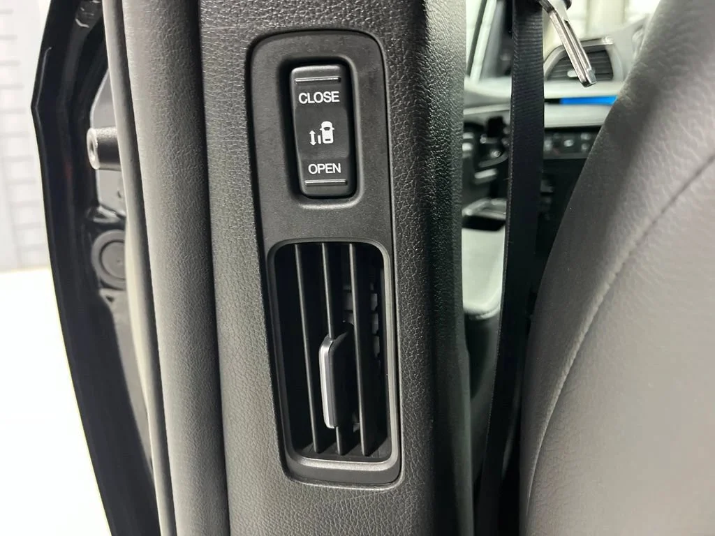 2025 Honda Odyssey Touring - Photo 79