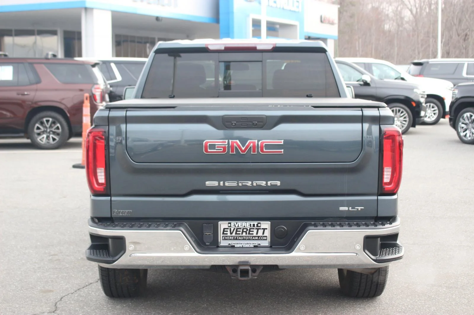 Used 2019 DARK SKY METALLIC GMC SLT image 6
