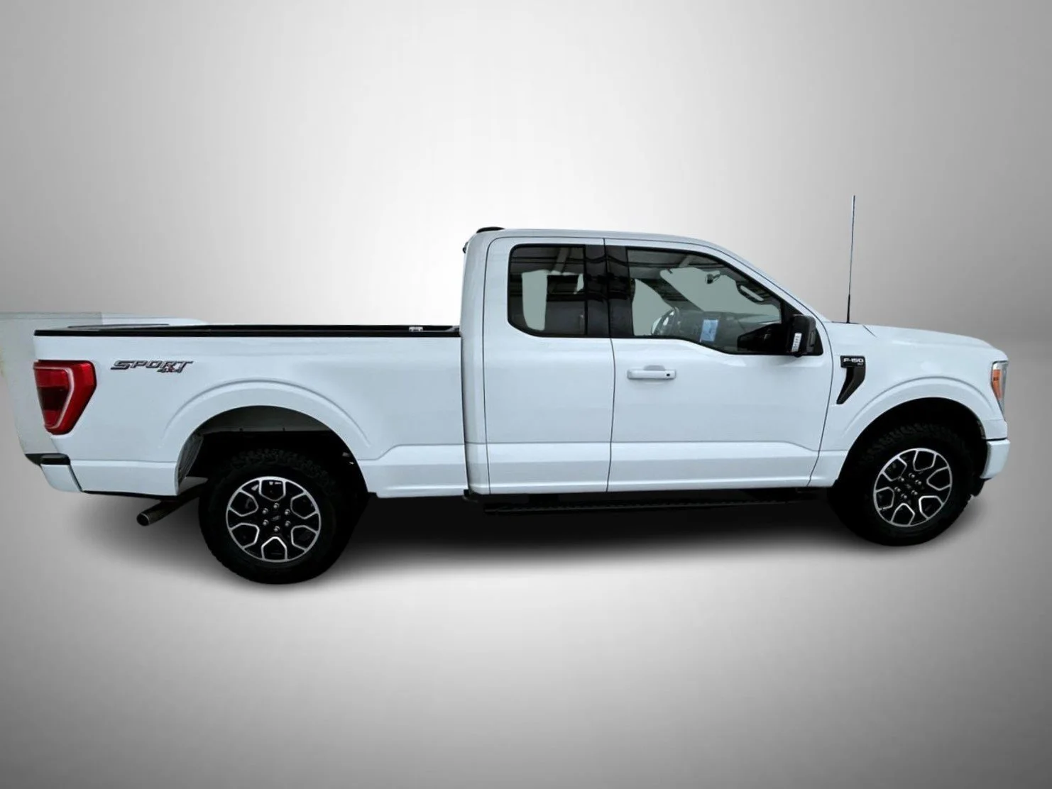 Used 2022 White Ford XLT image 4