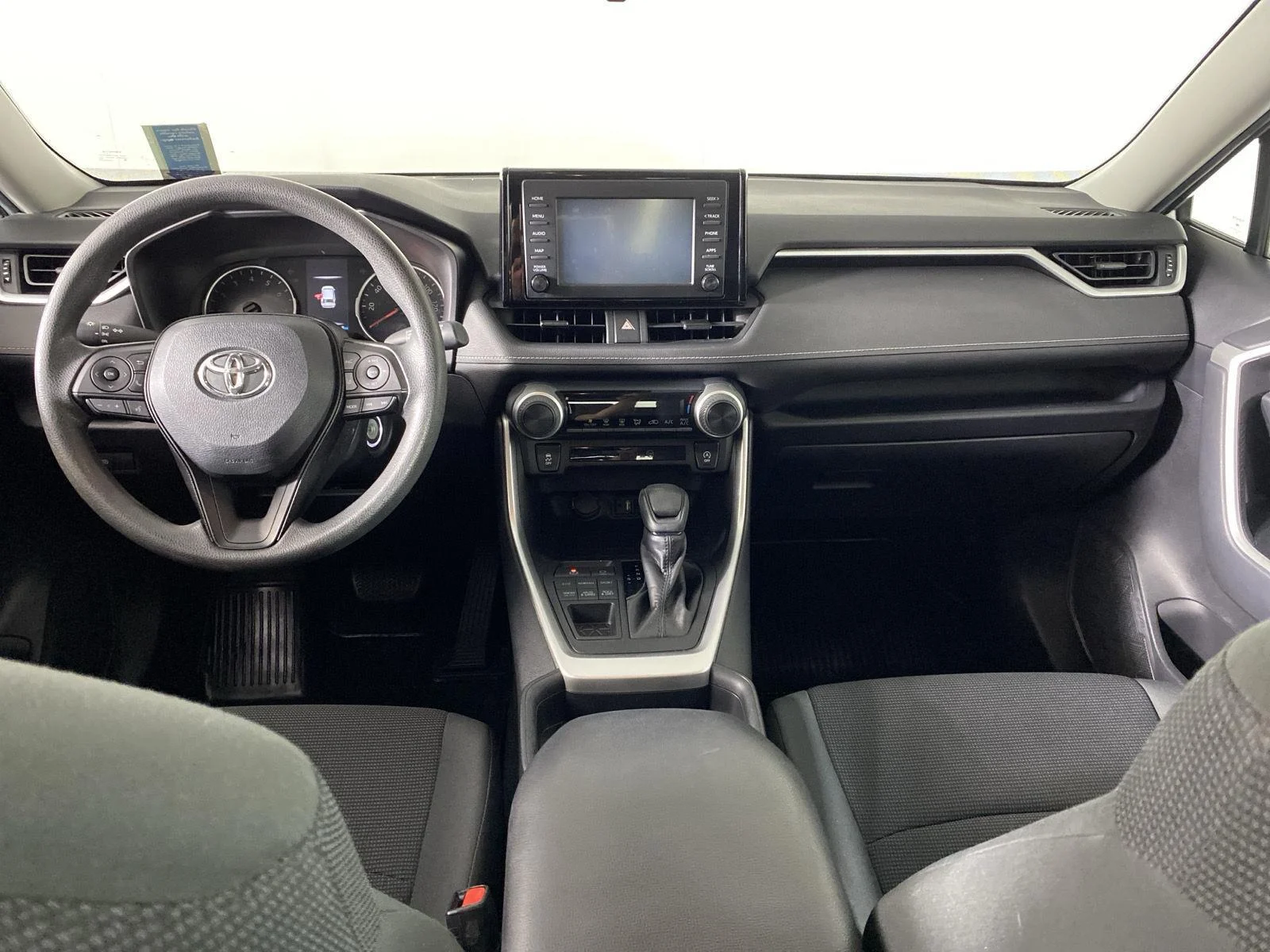 Used 2019 Gy Toyota LE image 22