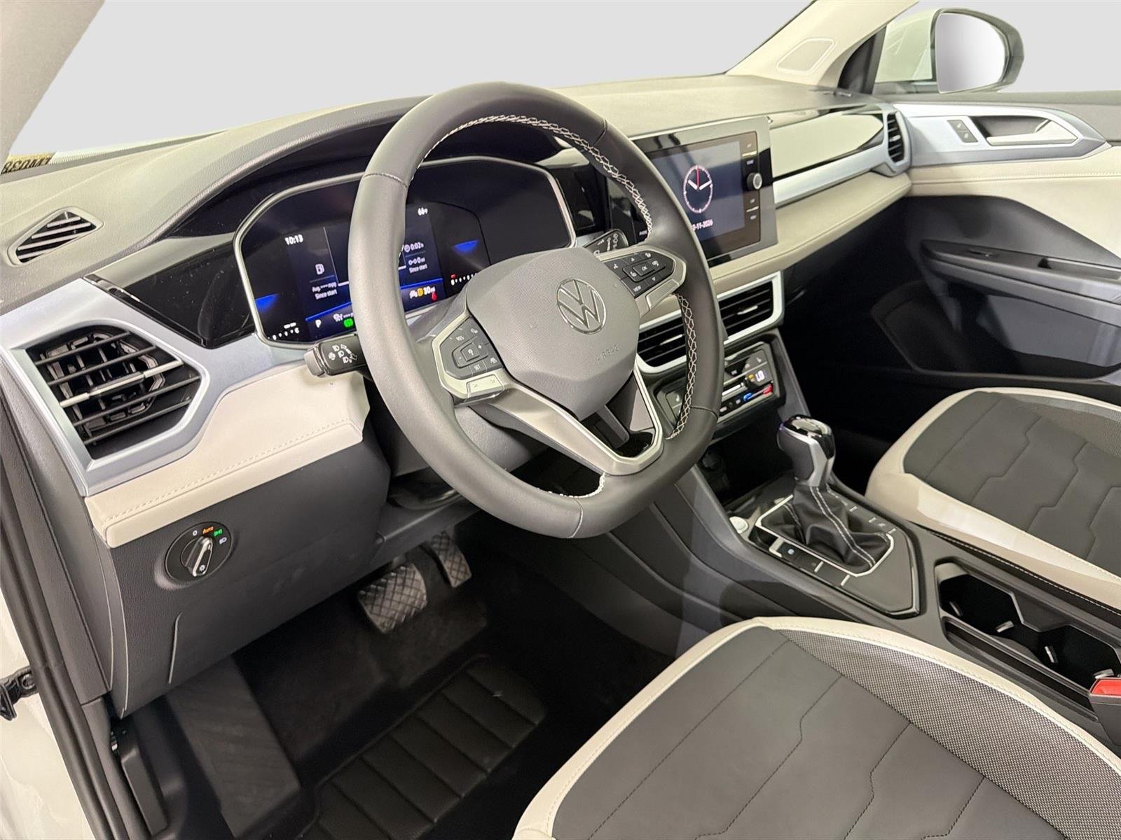 New 2026 Pure White Volkswagen SE image 9
