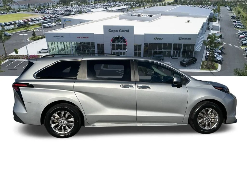 Used 2024 Silver Toyota XLE image 5