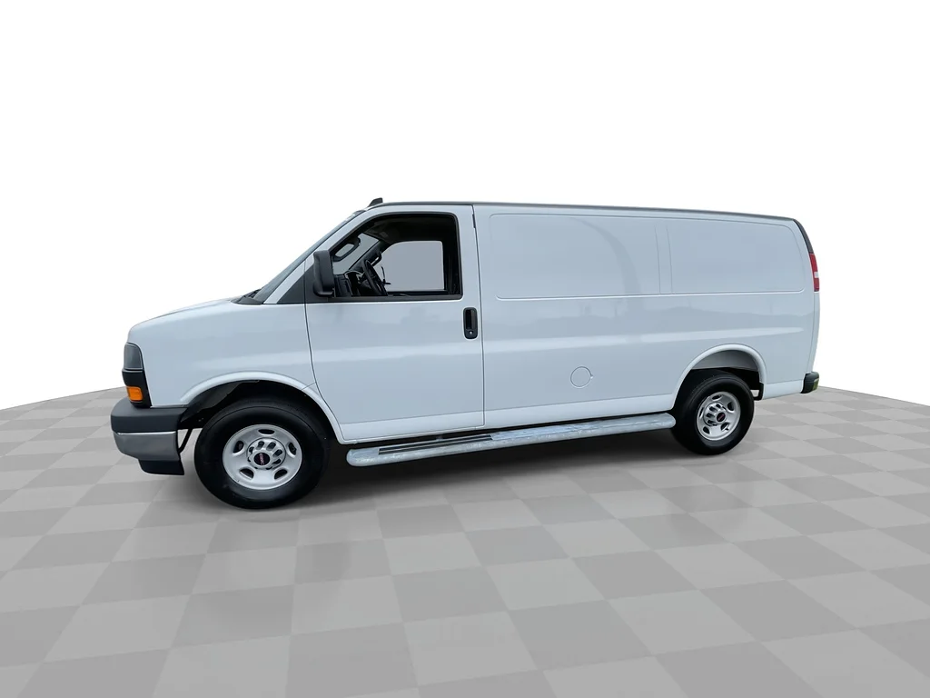 Used 2025 Summit White GMC 2500 image 6
