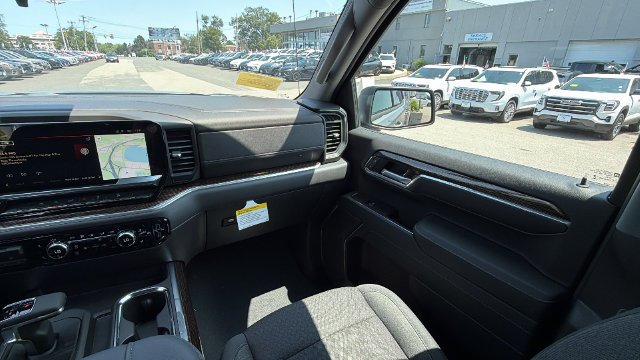 New 2026 Sterling Metallic GMC Elevation image 22