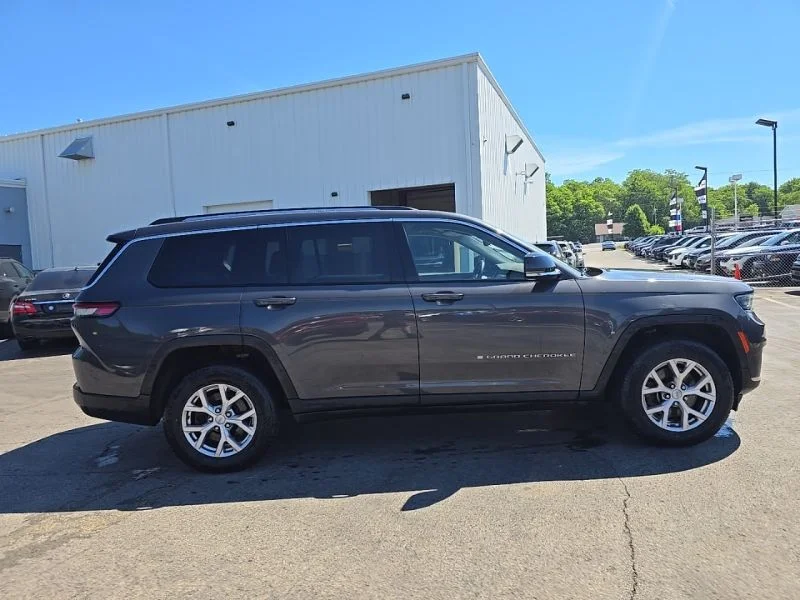 Used 2021 Gray Jeep Limited image 9