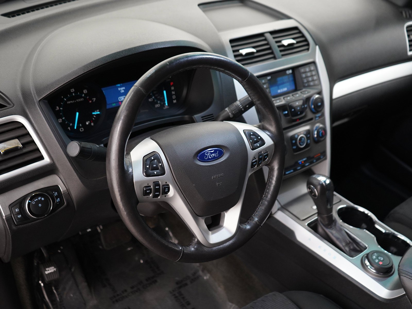 Used 2014 Sterling Gray Metallic Ford 4WD 4dr XLT image 20