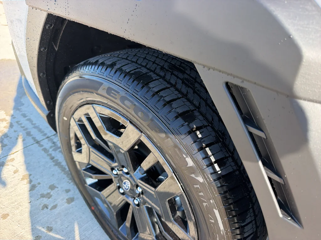 New 2026 CRYSTAL WHITE PEARL Subaru Limited XT image 9