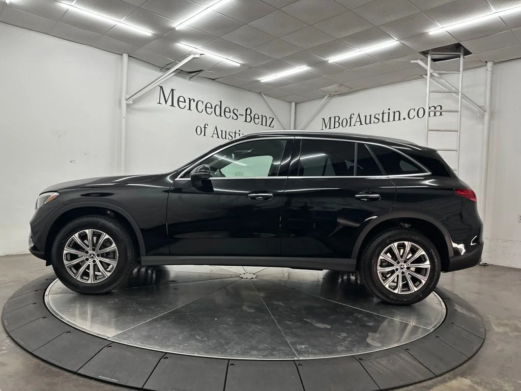 New 2026 Black Mercedes-Benz GLC 300 image 4