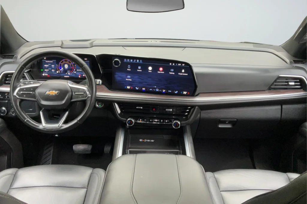 2025 Chevrolet Suburban LT - Photo 11