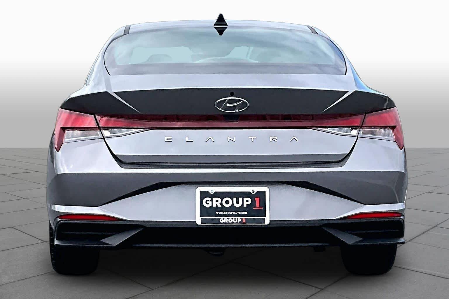 Used 2023 Fluid Metal Hyundai SEL image 5