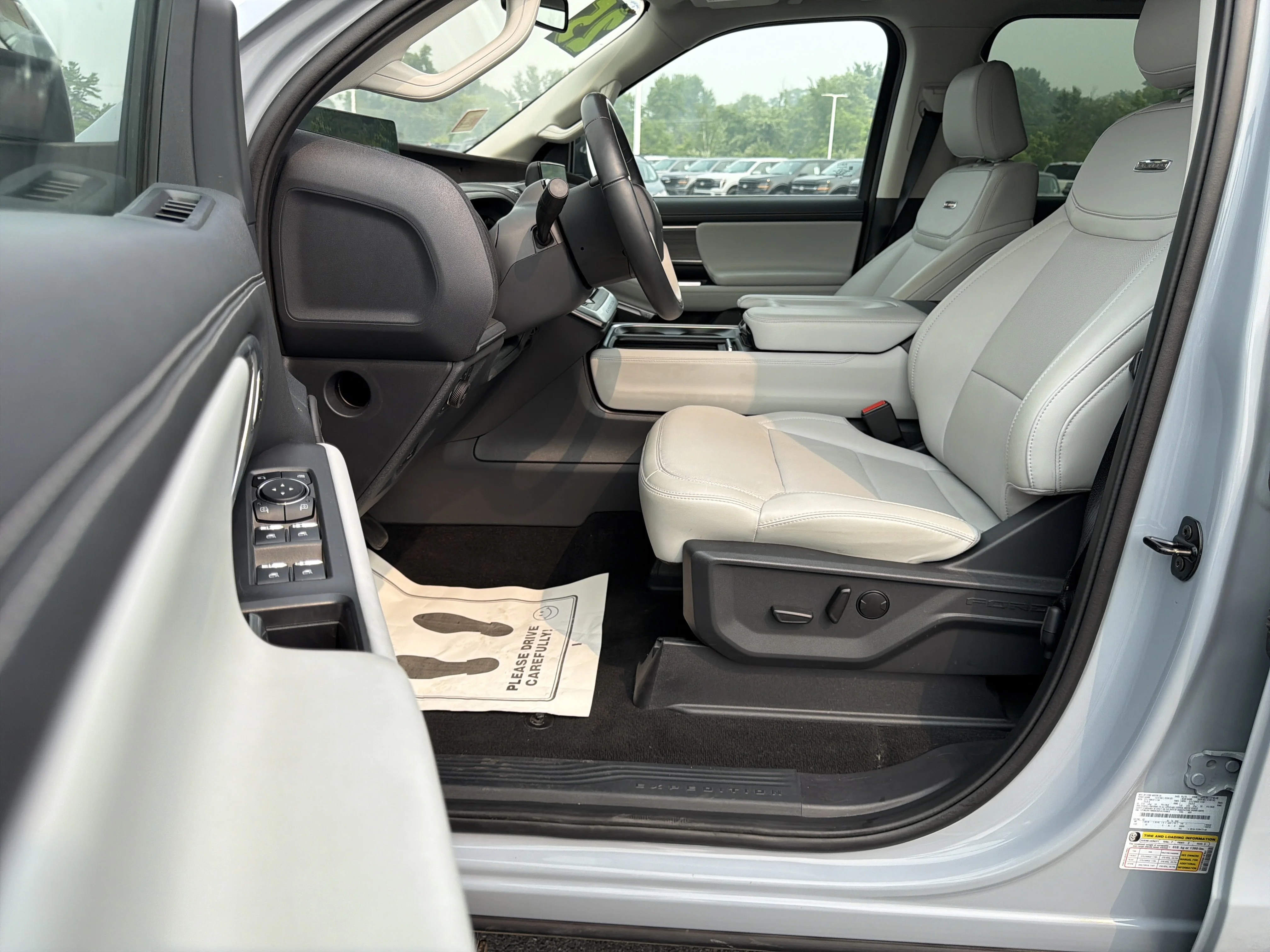 Used 2025 Glacier Gray Metallic TriCoat Ford Platinum image 12