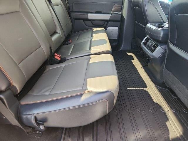 Used 2025 Gray Ford LARIAT image 27