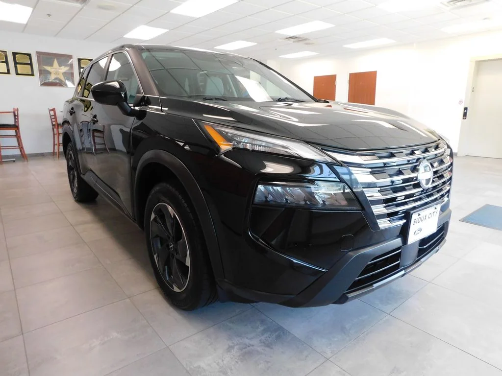 Certified Used 2025 Super Black Nissan SV image 3