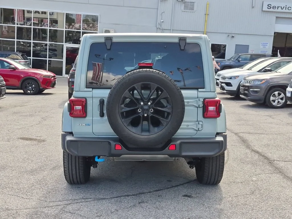 Used 2024 Gray Jeep Sahara 4xe image 6