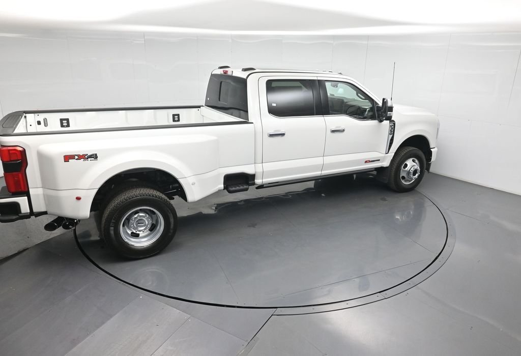 New 2026 Star White Metallic Tri-Coat Ford Platinum image 37