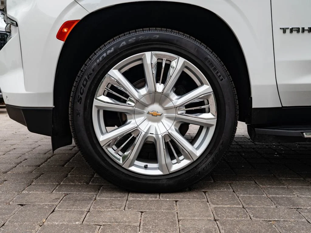 Used 2021 Summit White Chevrolet High Country image 13