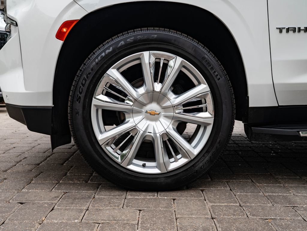 Used 2021 Summit White Chevrolet High Country image 13