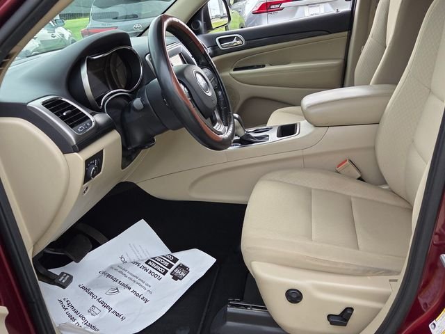 Used 2019 Red Jeep Laredo E image 5