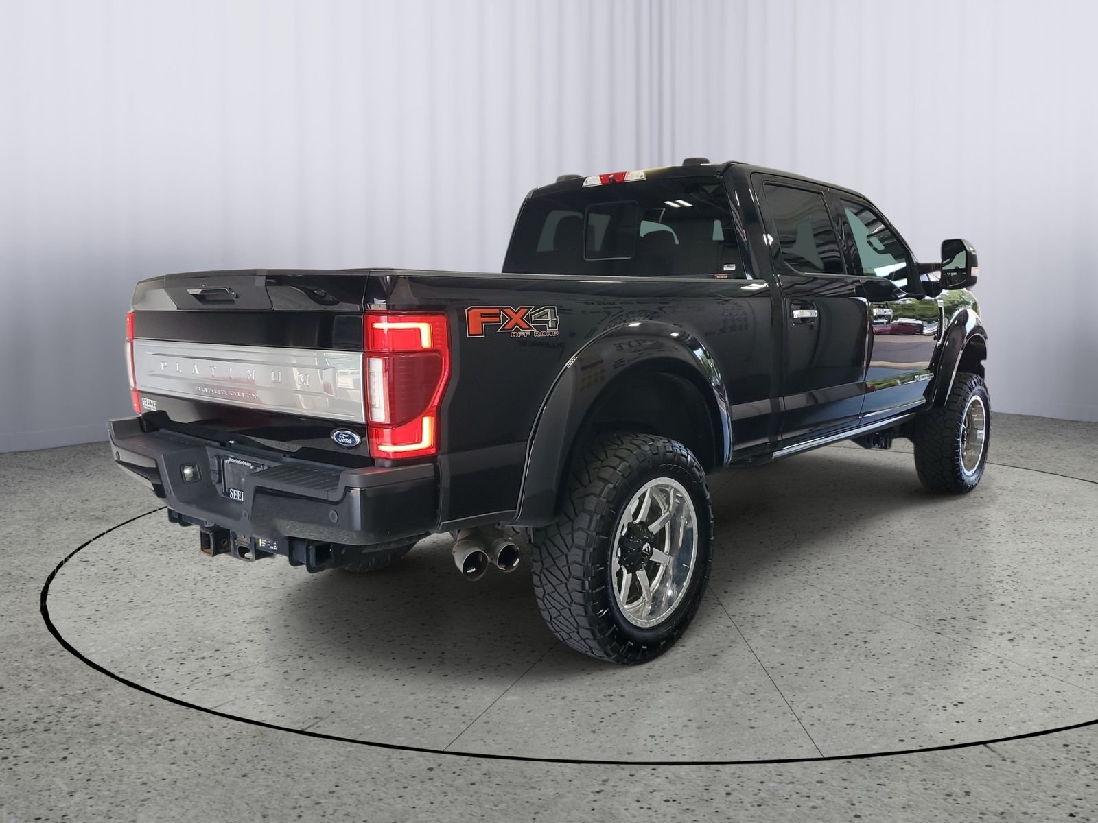 Used 2020 Black Ford Platinum image 4