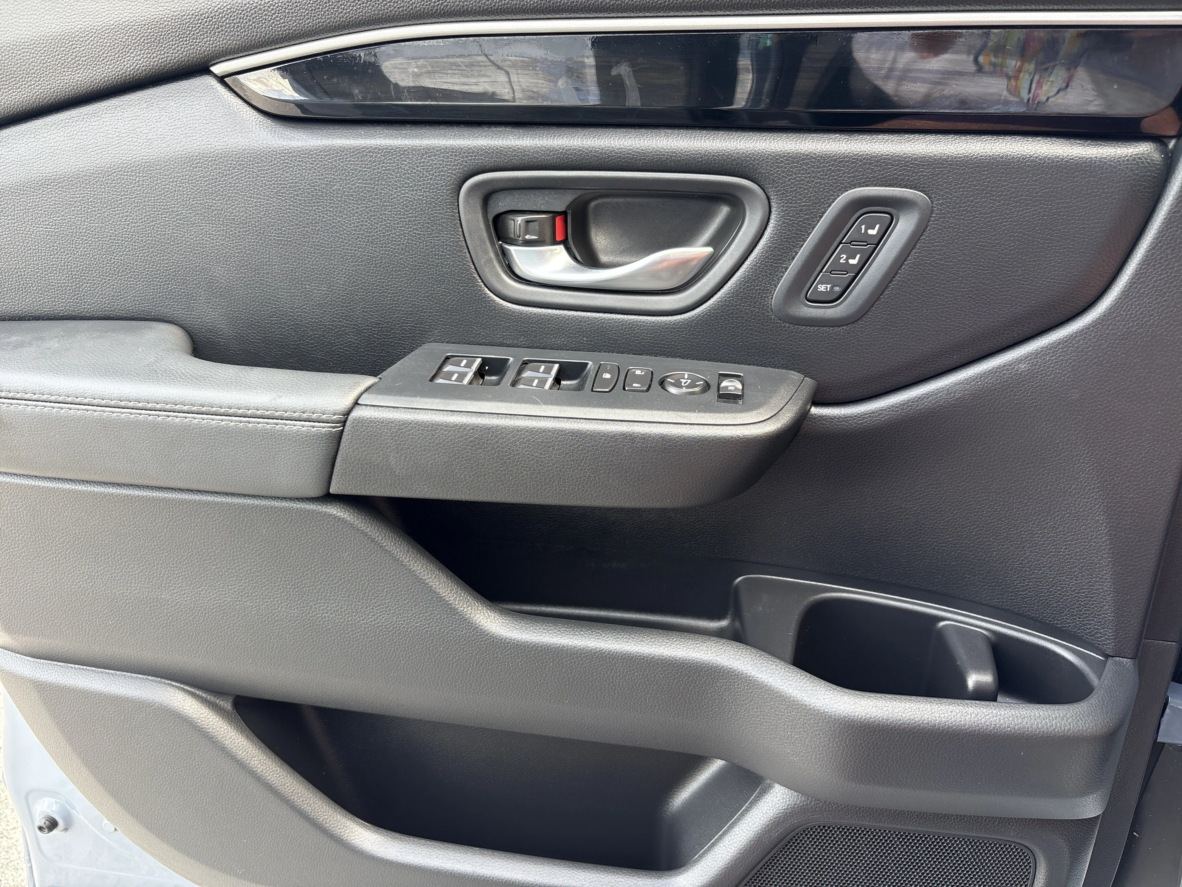 Used 2024 Sonic Gray Pearl Honda Touring image 16