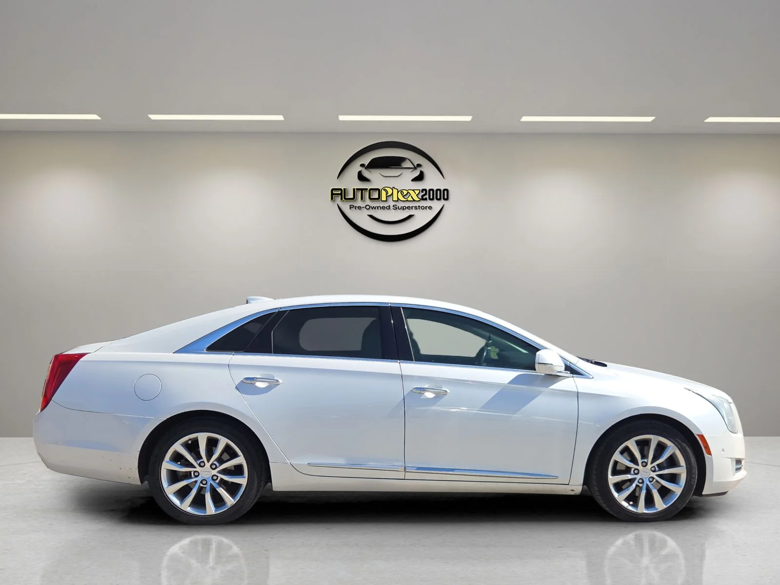 Used 2016 White Cadillac Luxury image 8