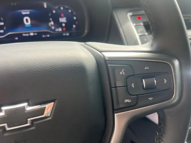 Used 2023 Black Chevrolet Z71 image 20