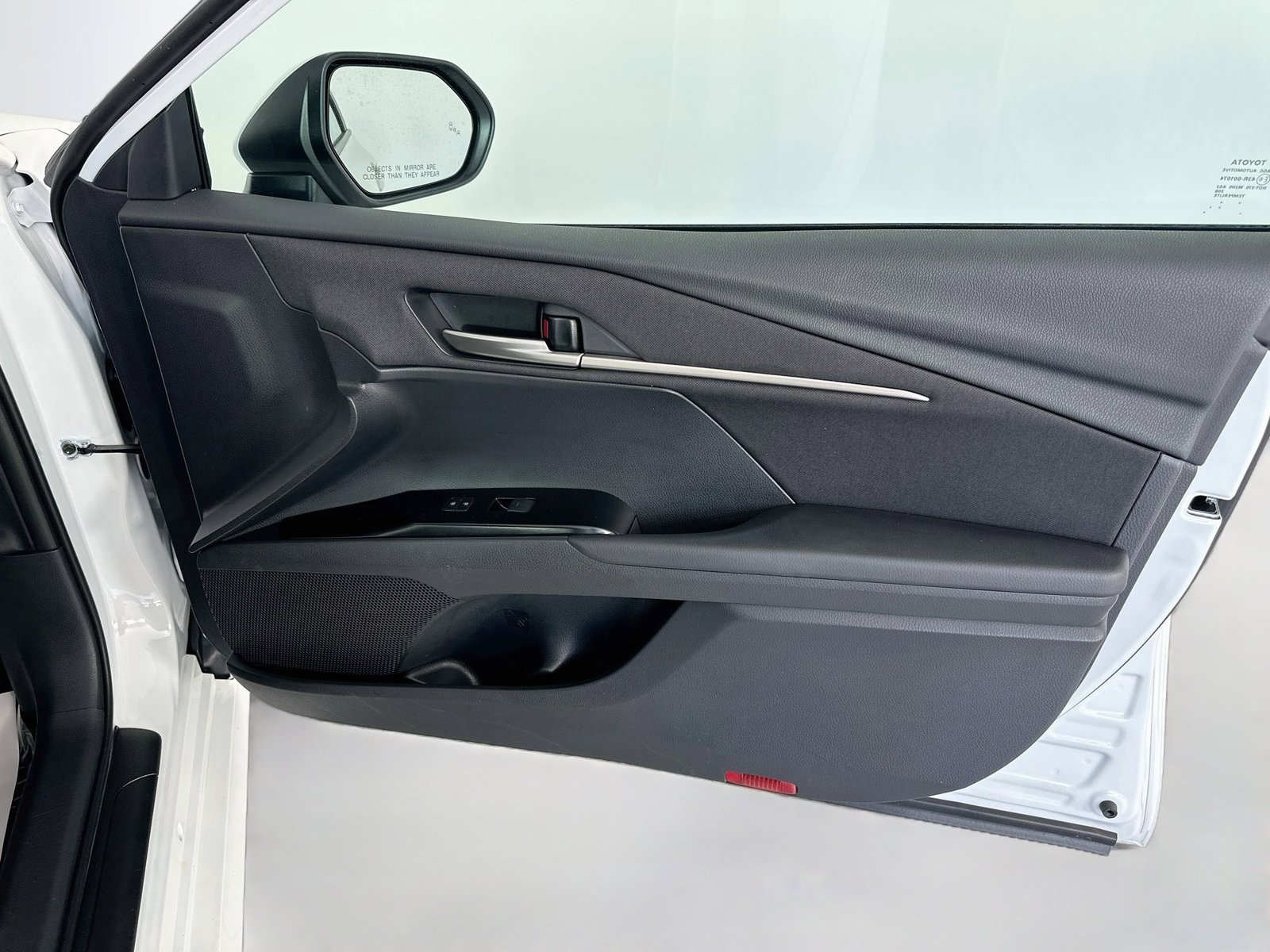 2026 Toyota Camry LE - Photo 32