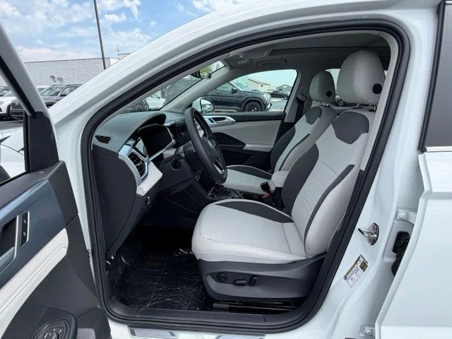 New 2026 Pure White Volkswagen 1.5T SE image 8