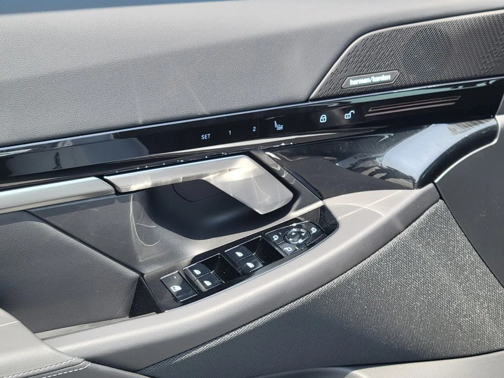 2026 BMW 5 Series 530i - Photo 18