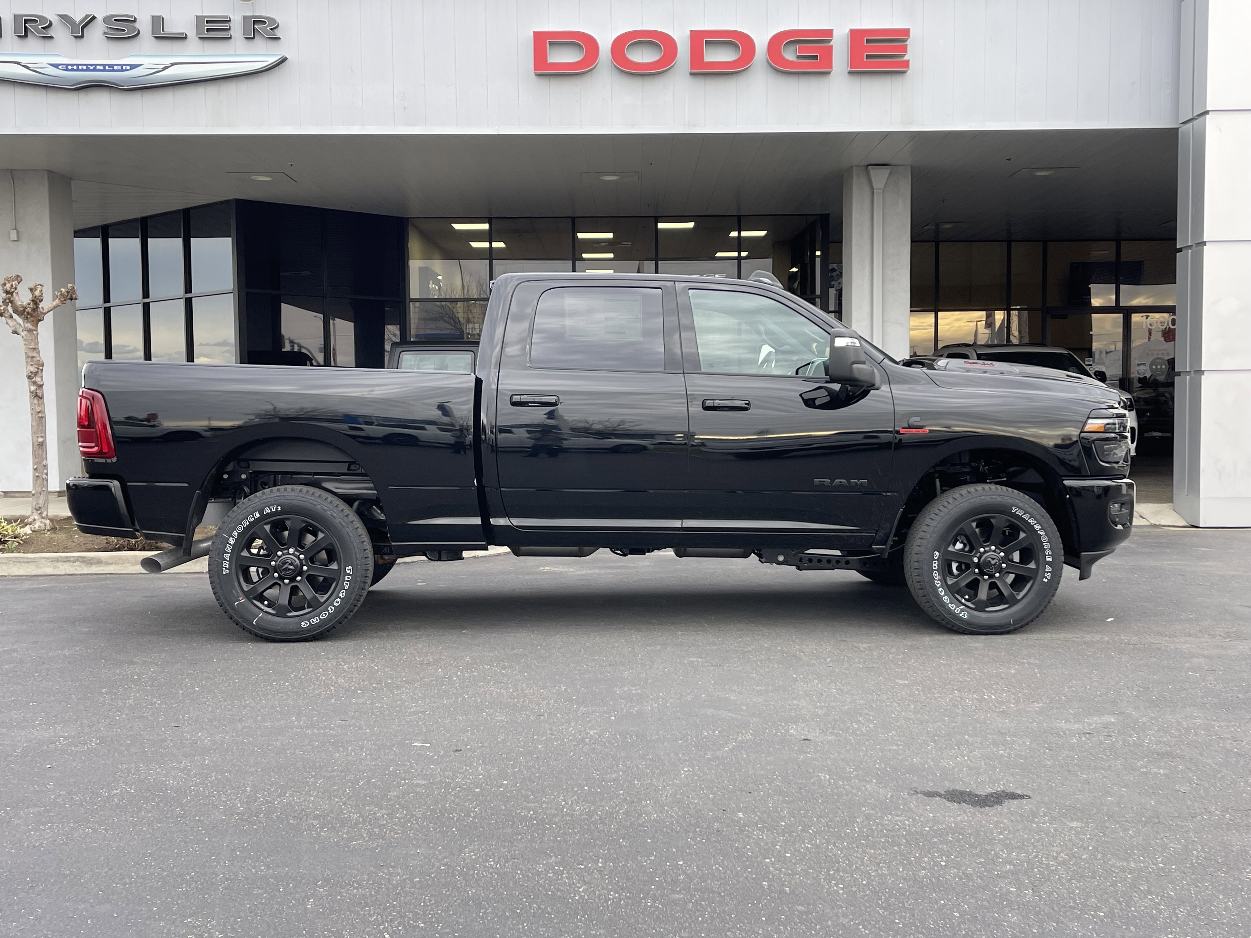 View vehicle photo 7