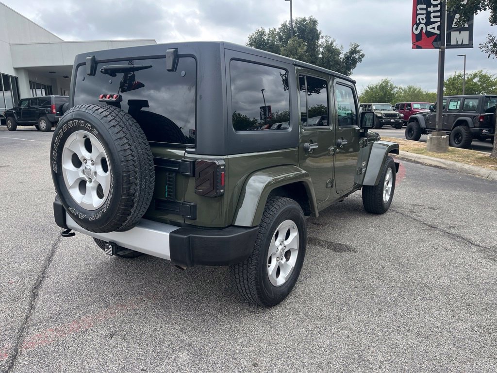 Used 2015 Green Jeep Unlimited Sahara image 7