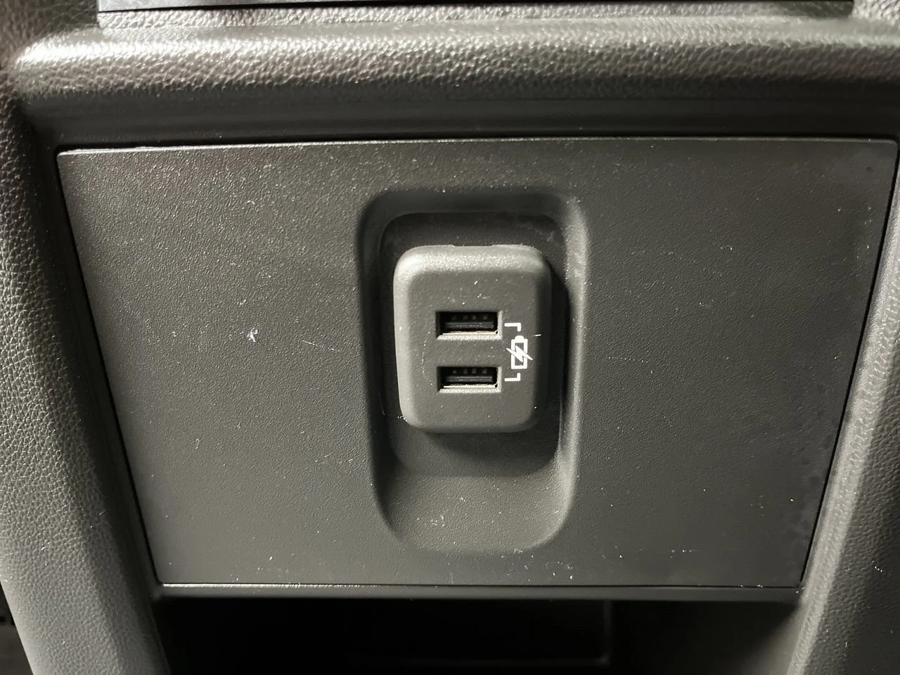 Used 2019 SUMMIT WHITE Chevrolet LT Cloth image 12