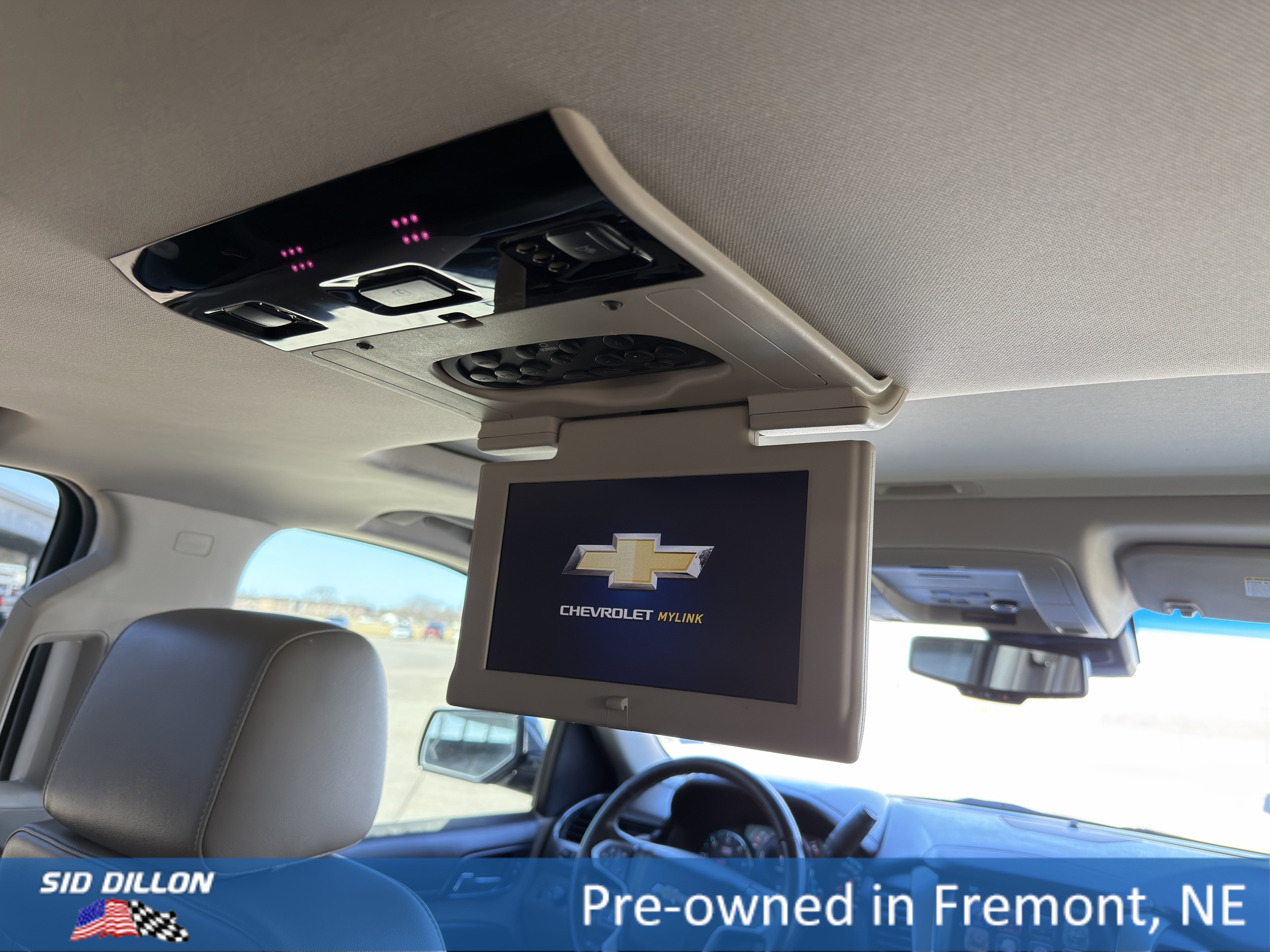 Used 2019 Pepperdust Metallic Chevrolet Premier image 23