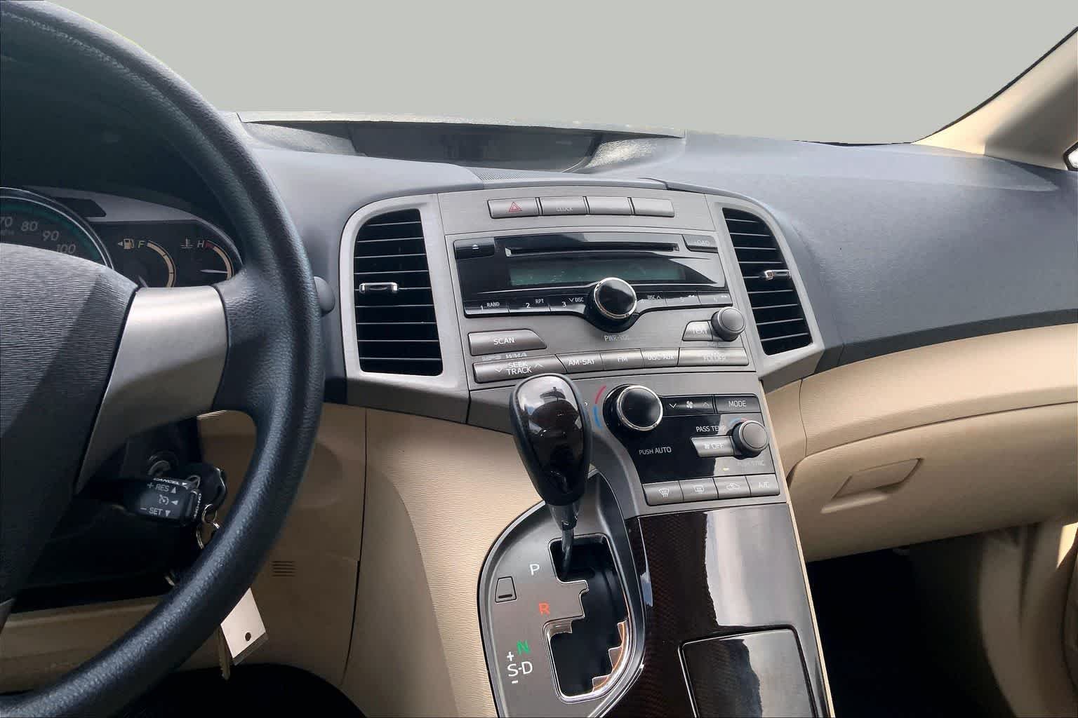 Used 2009 Tropical Sea Metallic Toyota  image 6