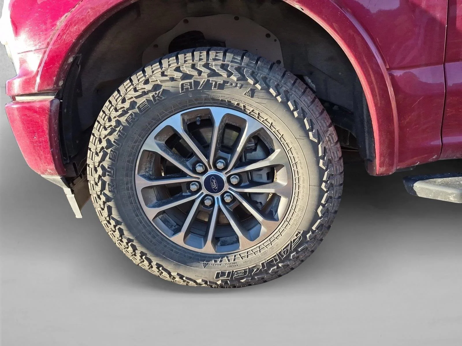Used 2018 Ruby Red Metallic Tinted Clearcoat Ford XLT image 10