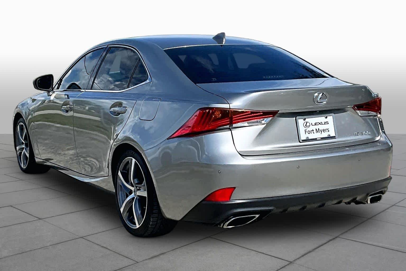 Used 2019 Atomic Silver Lexus  image 12