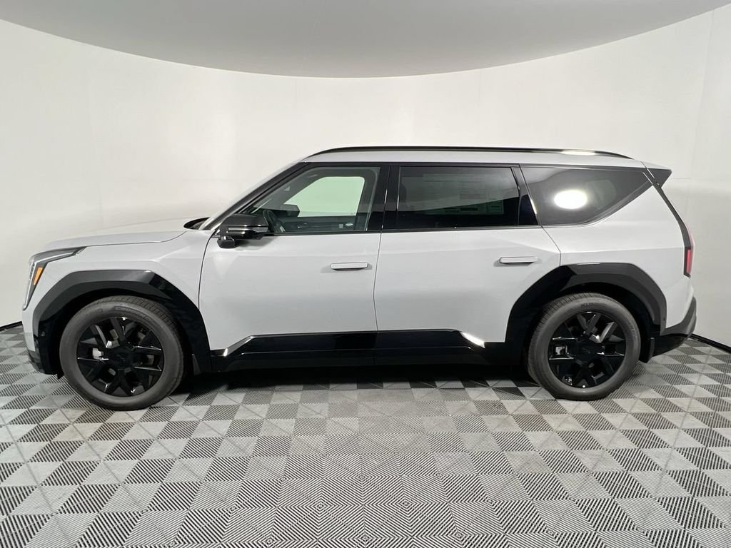 New 2026 Wolf Gray Kia Land AWD image 7