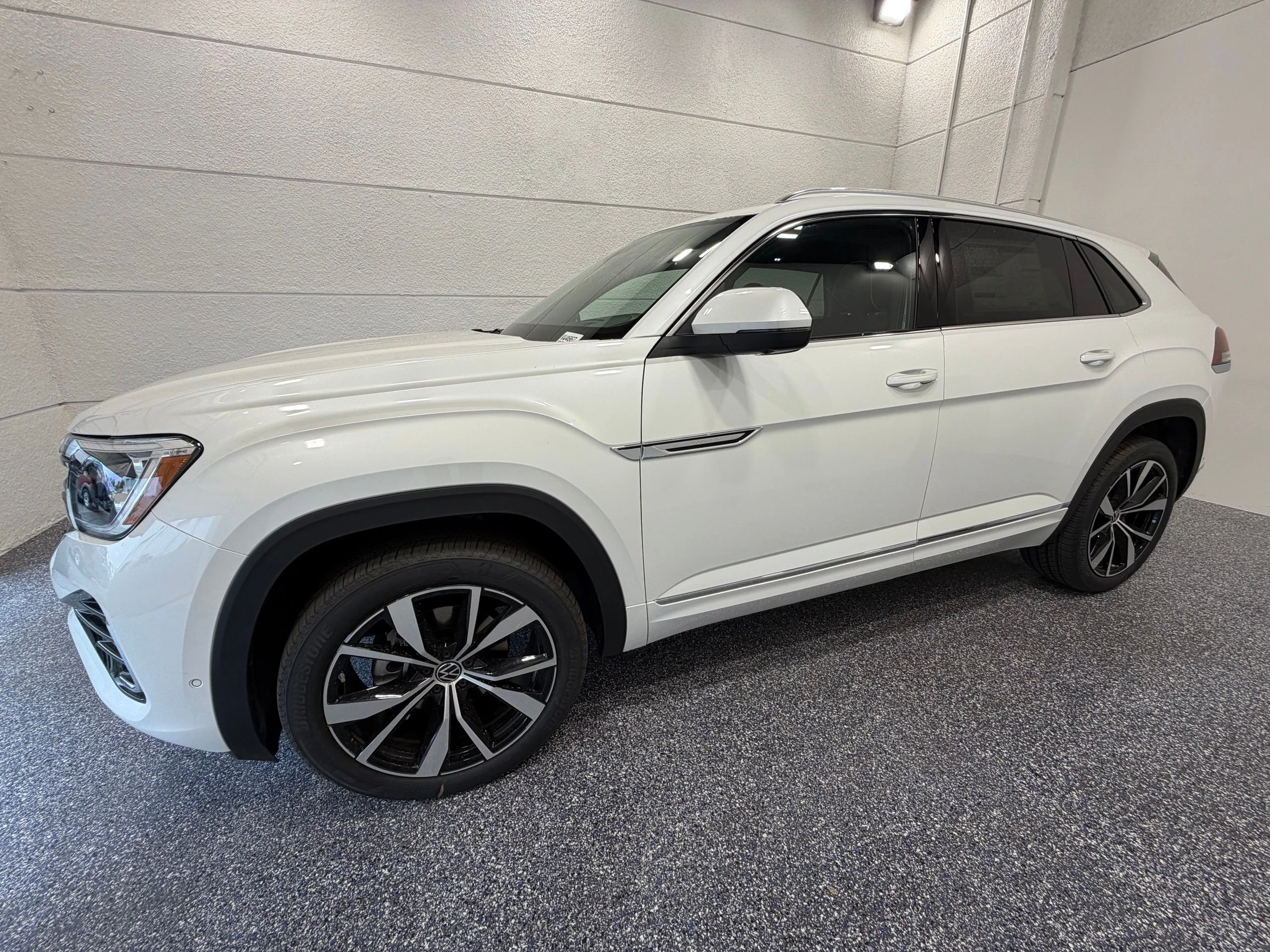 New 2026 White Volkswagen 2.0T SEL Premium R-Line image 2