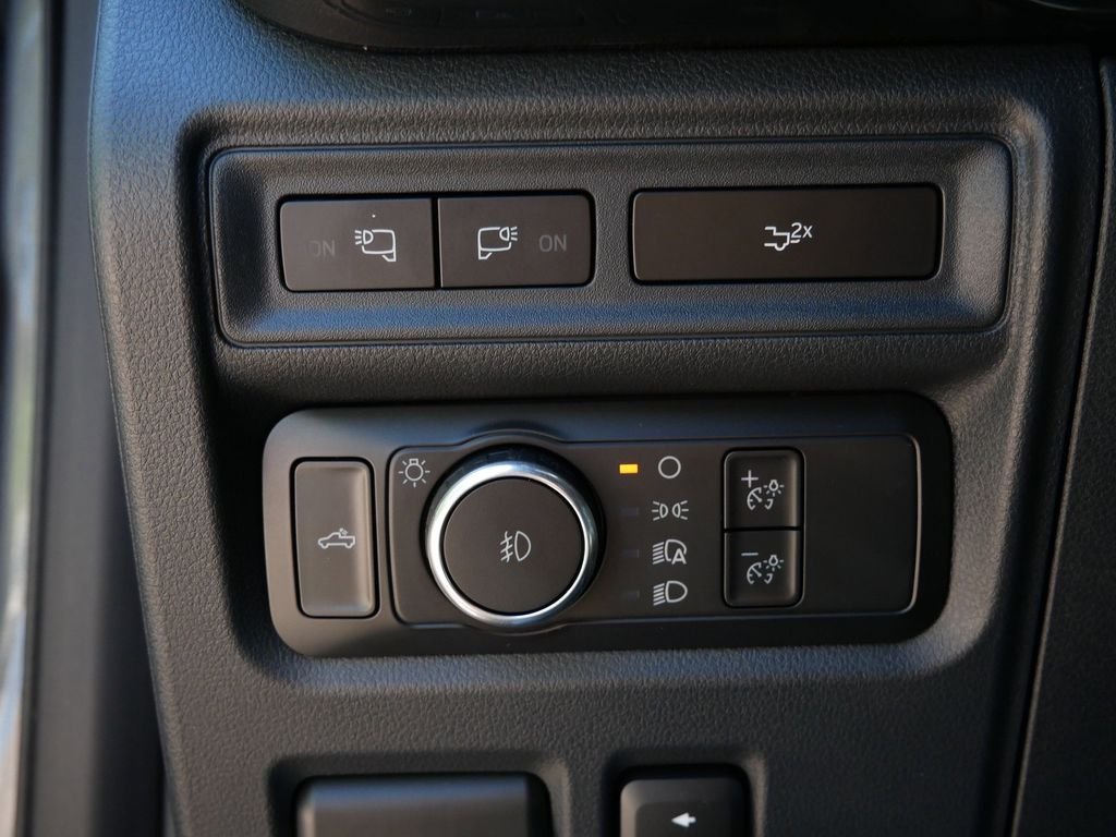 Certified Used 2022 Gray Ford XLT image 17