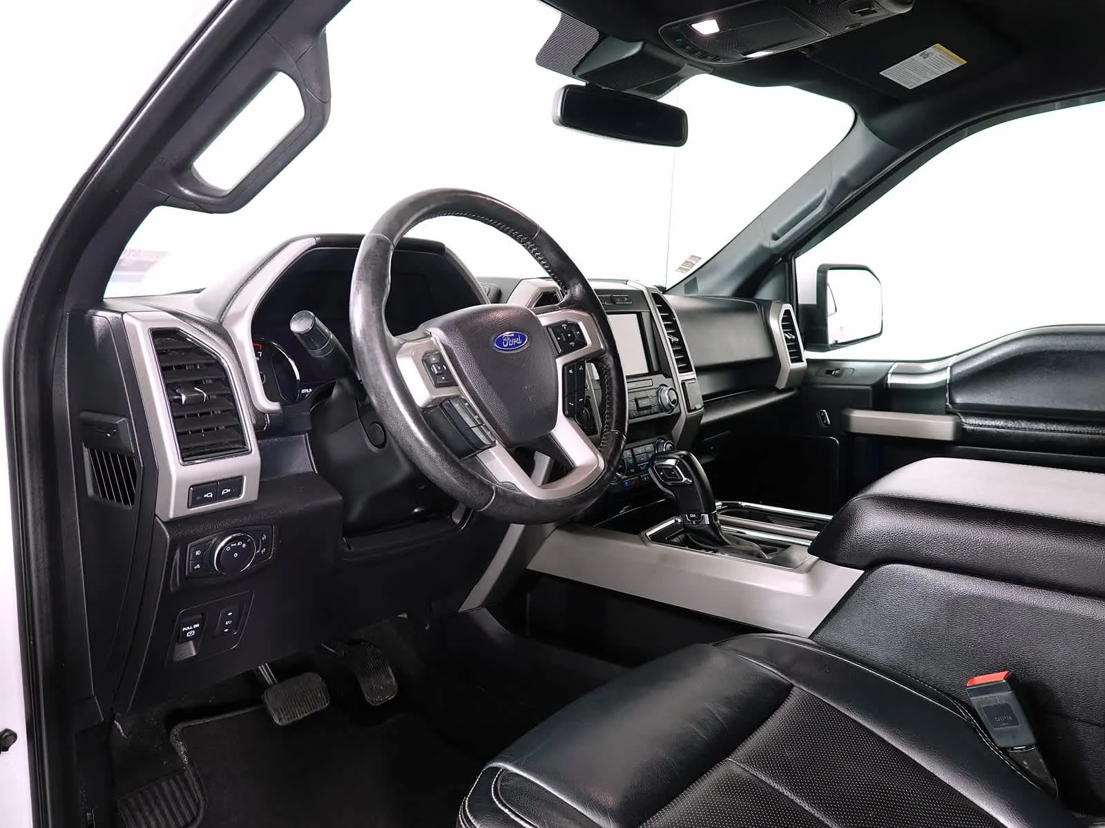 Used 2019 Oxford White Ford LARIAT image 10