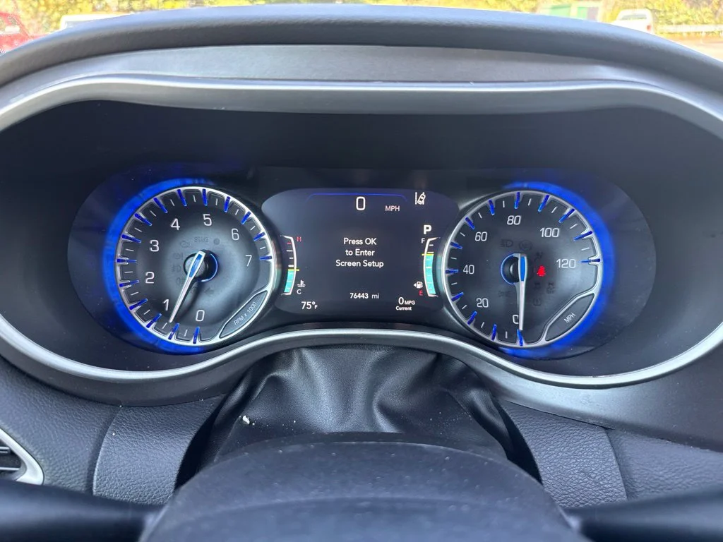 Used 2024 White Chrysler Touring L image 7