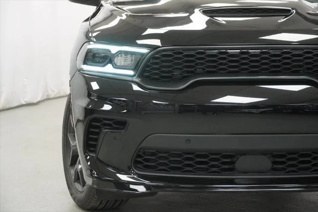New 2026 Diamond Black Clear-Coat Exterior Paint Dodge GT PLUS image 6